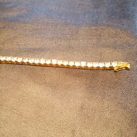 Tennis Bracelet, EUC - Picture 3 of 7